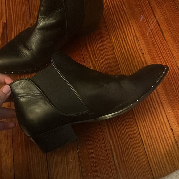 Liendo Black Leather Studded Ankle Boots. Size 8.5 - Picture 3 of 5